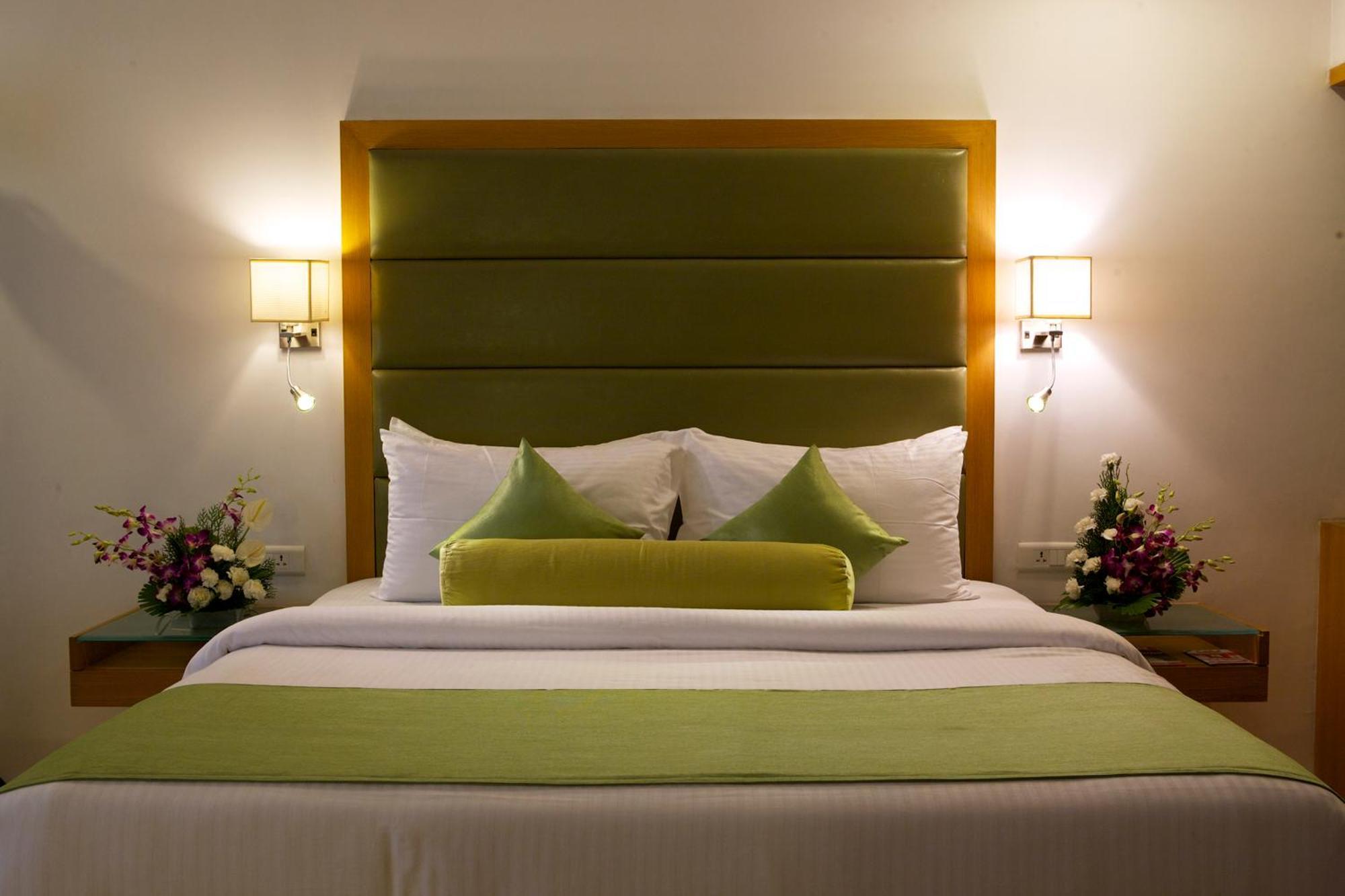 The Peerless Inn, Hyderabad Bagian luar foto