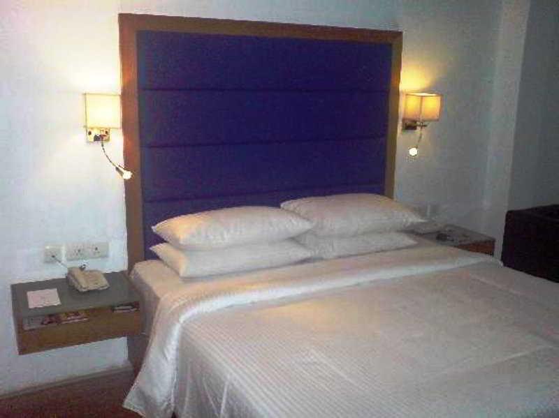 The Peerless Inn, Hyderabad Bagian luar foto