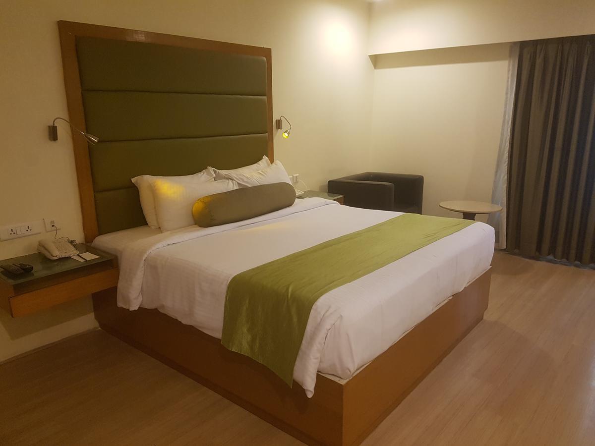 The Peerless Inn, Hyderabad Bagian luar foto