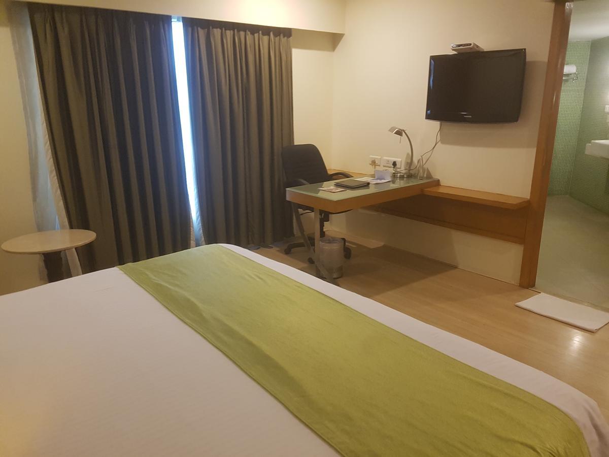 The Peerless Inn, Hyderabad Bagian luar foto