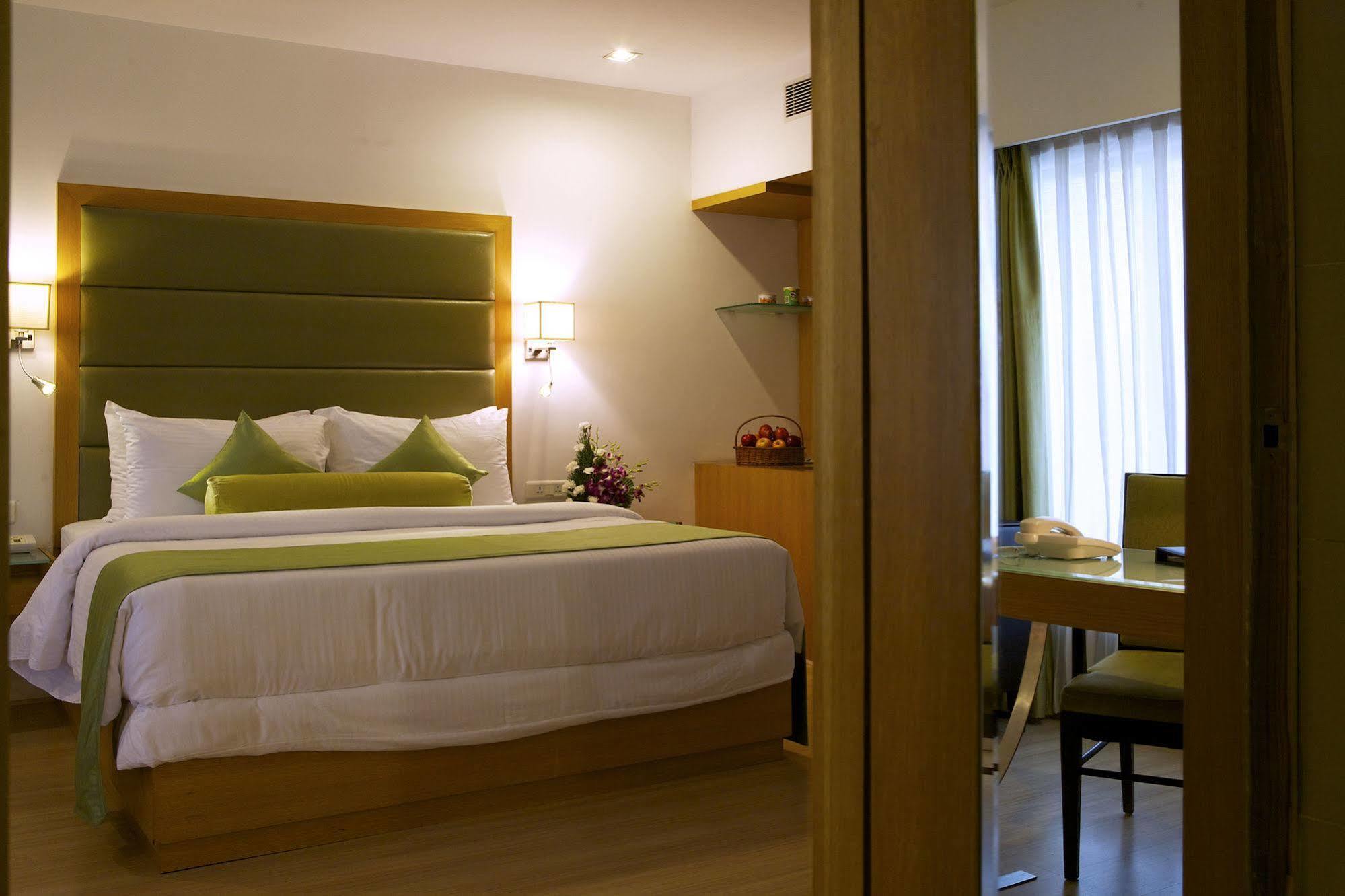 The Peerless Inn, Hyderabad Bagian luar foto