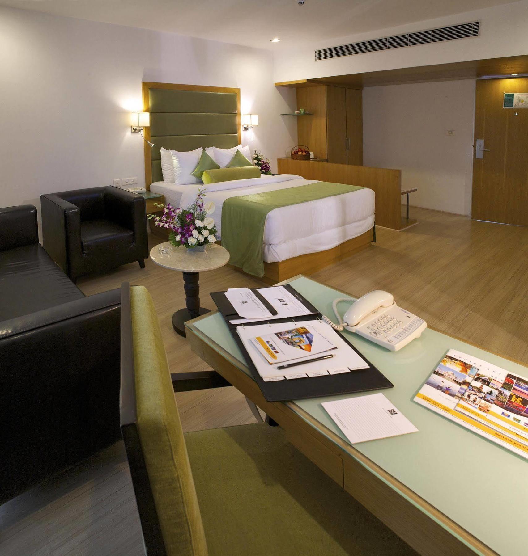 The Peerless Inn, Hyderabad Bagian luar foto
