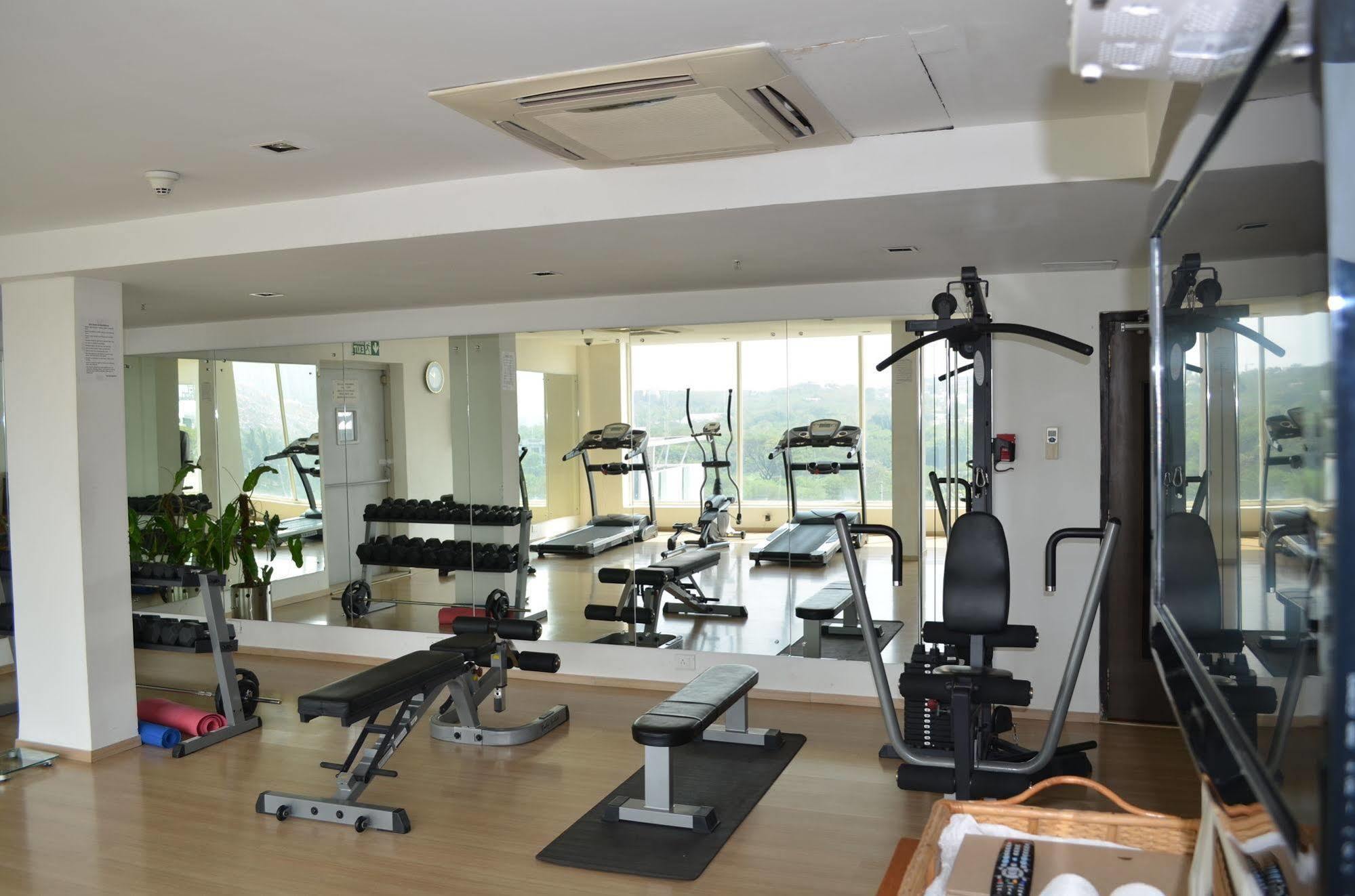 The Peerless Inn, Hyderabad Bagian luar foto