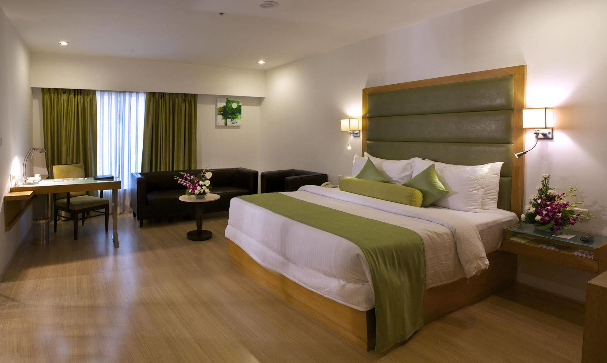 The Peerless Inn, Hyderabad Bagian luar foto