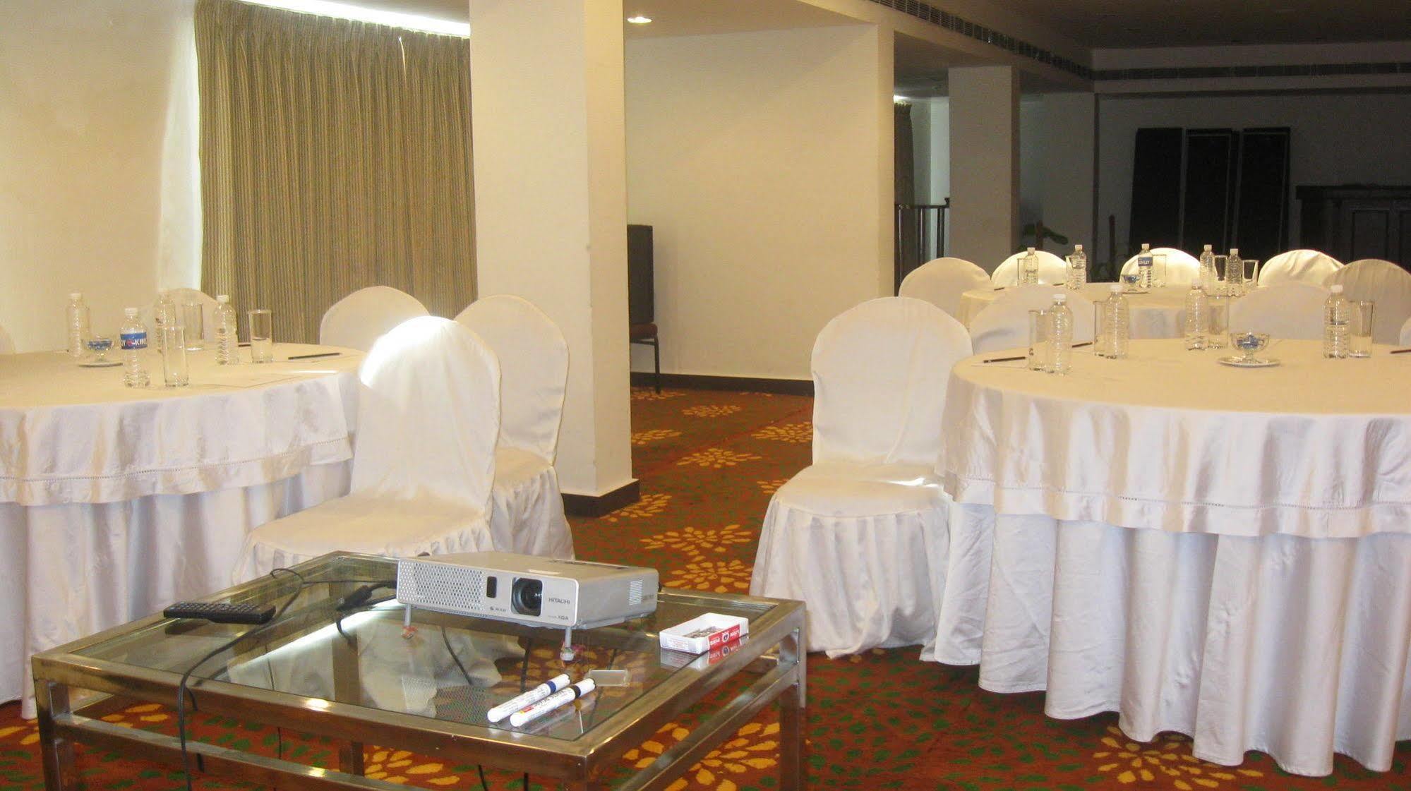 The Peerless Inn, Hyderabad Bagian luar foto